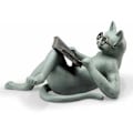 Miniatyrbilde 2 av 2: Harpiks liggende katt lese figur 18x5x8 cm