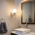 Miniatyrbilde 2 av 5: Robotvegglampe, kreativ moderne retro stil svart vegglampe, vegglamper for soverom nattbord barnerom korridor trapp (hvit)