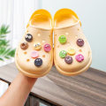 Miniatyrbillede 1 af 5: 12 stk. 3D-træsko-sandaler-pynt (tegneserie-cookies), sko-charms, søde sko-pynt til træsko-sandaler-armbånd DIY
