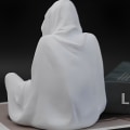 Miniatyrbillede 2 af 5: Hvid Grim Reaper siddende statue, creeper dragt siddende statue, gotisk halloween dekoration te stativ