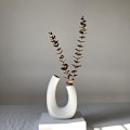 Miniatyrbild 1 av 4: Vit keramisk vas modern minimalistisk abstraktion vas, för mittpunkter, kök, kontor, vardagsrum, bröllop, presenter, moderna geometriska vaser (U Sha