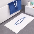 Miniatyrbilde 1 av 3: Sklisikker badematte, blått og hvitt fiskemønster sklisikker badematte hurtig tørkende kjøkkenmatte baderomsmatte (50x80cm, hvit)