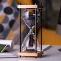 Miniatyrbillede 2 af 3: Stort timeglas 15 minutter, dekorativt træ timeglas, sort