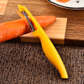 Miniatyrbillede 3 af 5: Speciel grøntsagsskræller, kartoffelskræller, æbleskræller med takket rustfrit stålblad og skridsikkert ergonomisk håndtag til grøntsager, gulerødder, til