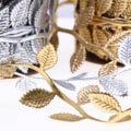 Miniatyrbillede 3 af 5: Kunstig blad bånd (2 ruller, guld og sølv) med en bredde på 45mm og en lang bladstrimmel med en dekorativ reb DIY håndværk gaveindpakning en