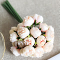 Miniatyrbillede 1 af 5: 9 stk. Kunstige roser Silkeblomster Falske blomsterbuketter til bryllupsdekoration Hjem Fødselsdagsfest Dekoration Haveindretning