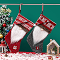 Miniatyrbild 2 av 4: 2 st tomtenissar ansiktslösa gubbe julstrumpor presentpåse juldekorationer nordisk julhänge