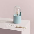 Miniatyrbild 1 av 5: (Blå) Makeupborsthållare med lock Makeupborste Förvaringslåda med genomskinligt svänglock Pärlstoftät Displayställ Sovrum Toalettbord Badrumsskåp Sin