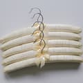 Set med 12 vadderade tyghängare för damkläder - Beige