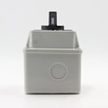 Miniatyrbilde 3 av 4: LW26 20/2 Universell Strømkilde Venderbryter med Monteringsboks 20A Universell Rotary Cam Selector (6.86.87.2cm)