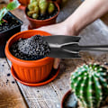 Pikkukuva 2 / 5: Puutarhalapiot, puutarhalapio, hiekkalapiot rannalle. Kestävät metalliset puutarhatyökalut, puutarhataltta, käsilapio ergonomisella kahvalla, pieni puutarha