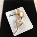 Miniatyrbilde 3 av 4: Rosegull Opal Calla Lily Brosje Pin Blomst Opal