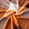 Miniatyrbillede 4 af 5: Polar plaid tæppe til seng eller sofa i fleece, tæppe i ternet flannel til alle årstider 150 x 200 cm, orange