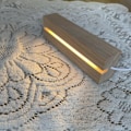 Miniatyrbild 2 av 4: Set om 2 150mm varma trä rektangulära displaybaser med LED-belysning för 5mm tjocka akrylpaneler