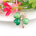 Pikkukuva 4 / 4: Shamrock-rintakoru, Irlannin symboli lahjapussissa