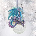 Pikkukuva 2 / 5: Design Toscano Frost The Gothic Dragon Holiday Ornament Christmas Décor, 3 tuumaa leveä, 3 tuumaa syvä, 5 tuumaa korkea, käsin valettu polyhartsi, täysväri
