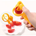 Miniatyrbillede 2 af 5: Gul Tomat Skærer Drue Værktøj Kirsebær Køkken Pizza Frugt Slicer Artefakt Lille Tomat Tilbehør Manuel Skærende Gadget