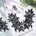 Miniatyrbillede 2 af 5: 2 stk. 3D blonder applikationspatches, sort sy på broderi blonder blomster patches blomstermønster perler rhinestones blonder trim stofperle applikationer til syning
