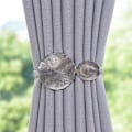 Miniatyrbillede 4 af 4: Sæt med 2 moderne sølvfarvede metal gardinholdere - interiørtilbehør, stue, soveværelse (lotusblad)