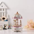 Miniatyrbilde 4 av 5: Musikkboks, Luksuriøs fargeskiftende LED-musikkboks, Lysende lys 3 roterende hester, Musikalske dåpsgaver for jenter, b