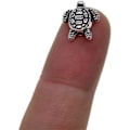Miniatyrbild 2 av 4: 50 st söta sköldpaddsformade distanspärlor i antik silverlegering - 1,5 mm hål