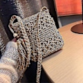 Miniatyrbild 2 av 5: Halmväska Strand Vävd Halm Axelväska med Tofsar Boho Ihålig Virkad Crossbody Khaki