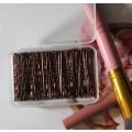Miniatyrbilde 4 av 5: Brune hårnåler 100 stk Brune hårnåler Grips Kirby Grips Hårnåler til boller, bollepinne med eske Flott hårnåler for tykt hår Bobby Brown (5cm)
