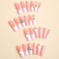 Miniatyrbillede 2 af 5: 24 stk. Tryk på Negle Lange Firkantede Kunstige Negle Franske Falske Negletipper Blank Pink Akrylnegle Fuld Dækning Perler Charms Rhinestones Design