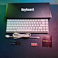 Miniatyrbild 7 av 7: V800 68-tangents mekaniskt speltangentbord, LED-bakgrundsbelyst kabelanslutet tangentbord, stödjer axelbyte, lämpligt för Windows XP/10/11, MAC, Linux (blå axel) BlackWhite/blue light