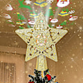 Miniatyrbild 1 av 5: Julgrans Topp - Stjärna Julgrans Topp Med Ljus & 3D Roterande Tomte - Led Hål Glitter
