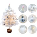 Miniatyrbild 2 av 4: Liten bordsjulgran med LED-lampor, vit fjäder bordsjulgran med glittrande älg, bolldekorationer (45 cm + ljus) -a
