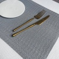 Miniatyrbilde 4 av 5: Sett med 3 stk PVC og polyester spisebrikker, 30x45cm (svart, rosa-grå, blå-grå)