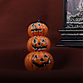 Miniatyrbild 3 av 5: Halloween-figurer i miniatyrformat, pumpa, dekorationer, prydnader, dockhustillbehör, Halloween-festpresenter, påfyllning till påsar (3 st, flerfärgade)