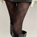 Miniatyrbillede 2 af 5: Par Tynde Sorte Diamantmønstrede Tights. Sort One-size