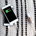 Miniatyrbillede 4 af 4: Ladeadapter til Bil - Huawei - Enjoy 10 Plus - USB Dobbeltporte - Ultra Hurtig - 12-24V Guld Guld