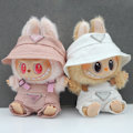 Miniatyrbillede 4 af 7: /NC/Høj Kvalitet Engros Luksus Designer Labubu Tøj med Bucket Hats 2-delt Sæt Outfit Labubu Beklædning White
