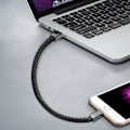 Pikkukuva 3 / 4: Rannekoru USB-latauskaapeli iPhone Xs/XR/X/8/8Plus/7 -puhelimille M