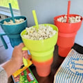 Miniatyrbilde 2 av 2: Snack- og Drikkekopp 2 i 1, Stadium Tumbler, Snackkoppskål med Sugerør, gjenbrukbar Snack og 5pcs