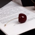 Miniatyrbild 10 av 11: Mode söt körsbär Simulering frukt örhängen Örhängen Drop Stud Cut Dark Red One size