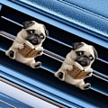 Miniatyrbild 8 av 11: LQQDREX Bedårande Mops Akryl Bil Luftventil Doftspridare, 2D Söt Hunddesign Solid Doft, Mops Luftfräschare Dekorativa Tillbehör, Cu F One size