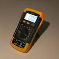 Miniatyrbild 2 av 10: Bärbar digital multimeter Bakgrundsbelysning AC/för DC Amperemeter Voltmeter Ohm Tester Mätare A830L Handhållen LCD Multimetro Spänning