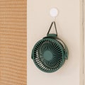 Miniatyrbild 4 av 11: 360 rotation 7-tums USB driven skrivbordsfläkt hängande fläkt 4 hastigheter takfläkt för campingtält utomhus skola hemmakontor Green