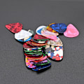 Miniatyrbild 8 av 11: 50x/ set celluloidgitarrplockar Triangelgitarrplockar 0,7 mm gitarrplockar Varma gitarrtillbehör för gitarrspelare