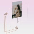 Miniatyrbild 8 av 11: Akrylbildram Klar fristående skrivbordsfotoram Fotohållare Dokumentskylt Meny Displaystativ Rose gold 5 inches