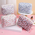 Miniatyrbillede 2 af 10: Puffy quiltet makeuptaske Stor rejsekosmetiktaske 04 04 04