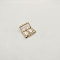 Miniatyrbild 3 av 5: Single Prong Leather Prong Leather Spänne Square Center Bar