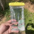 Pikkukuva 1 / 9: Matkapuhelimen vedenpitävä laukku Phone case 7 7 7