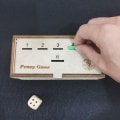 Miniatyrbilde 4 av 4: Morsomt brettspill Wooden Coin Drop Game Penny Game