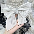 Pikkukuva 7 / 7: Big Chiffon Bow Rintaneulat Käsintehty rintaneula MUSTA black