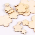 Pikkukuva 1 / 10: 50/100 kpl Sekapuuviipaleet Puiset Charms Riipus 03-100 KPL 03-100pcs